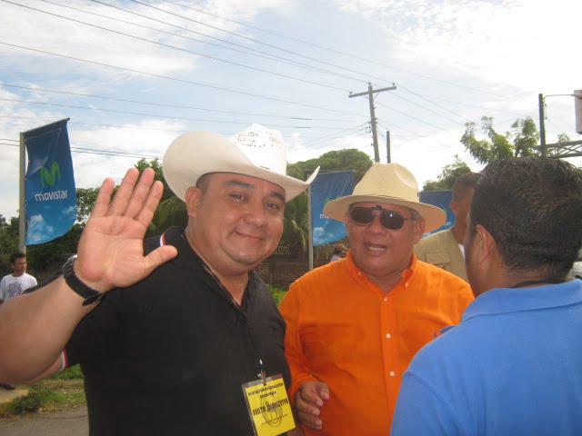 Julio Castillo, vice presidente de los Hipicos y el vice alcalde Arturo Correa
